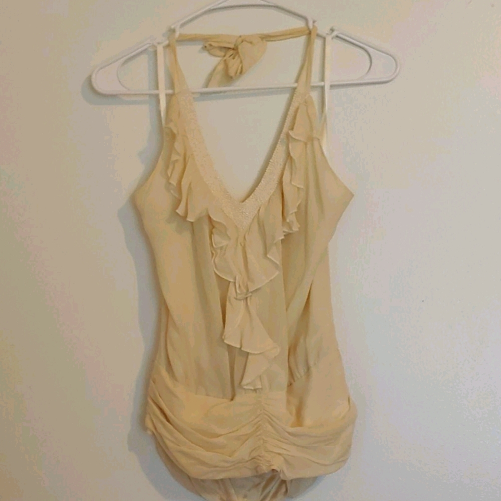 Gorgeous BCBG MaxAzria Halter top new condition!!!